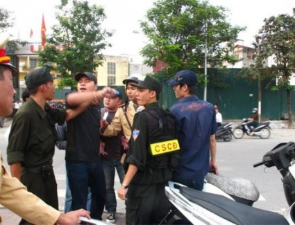 Hành vi cố ý gây thương tích người thi hành công vụ bị xử phạt thế nào?